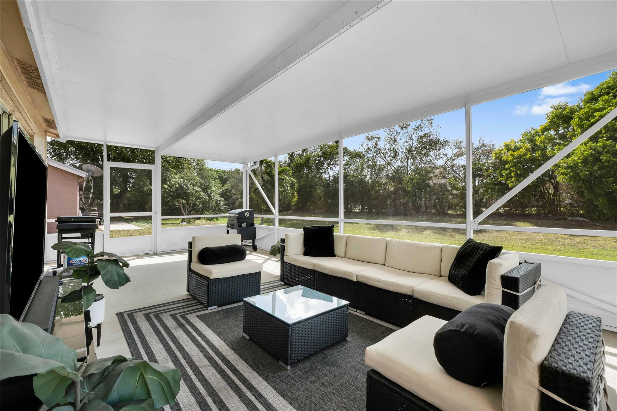 Banyan Estates 139-36 B - Residential