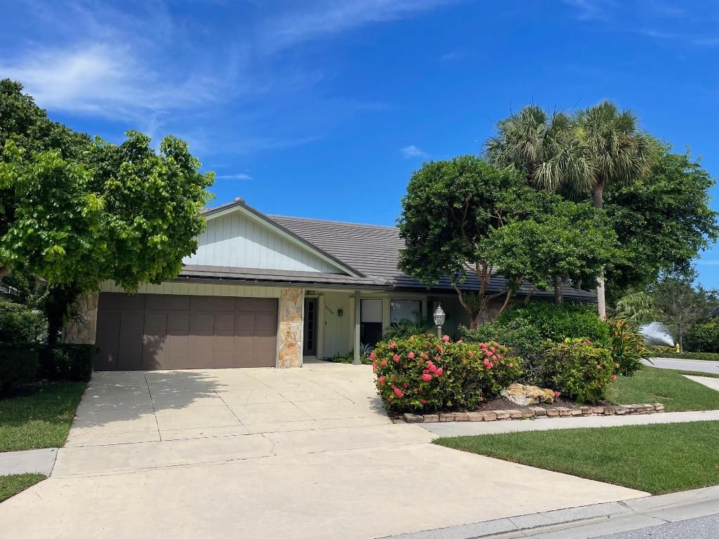 Photo of 12820 Calais Circle, Palm Beach Gardens, FL 33410 (MLS # R10892497)