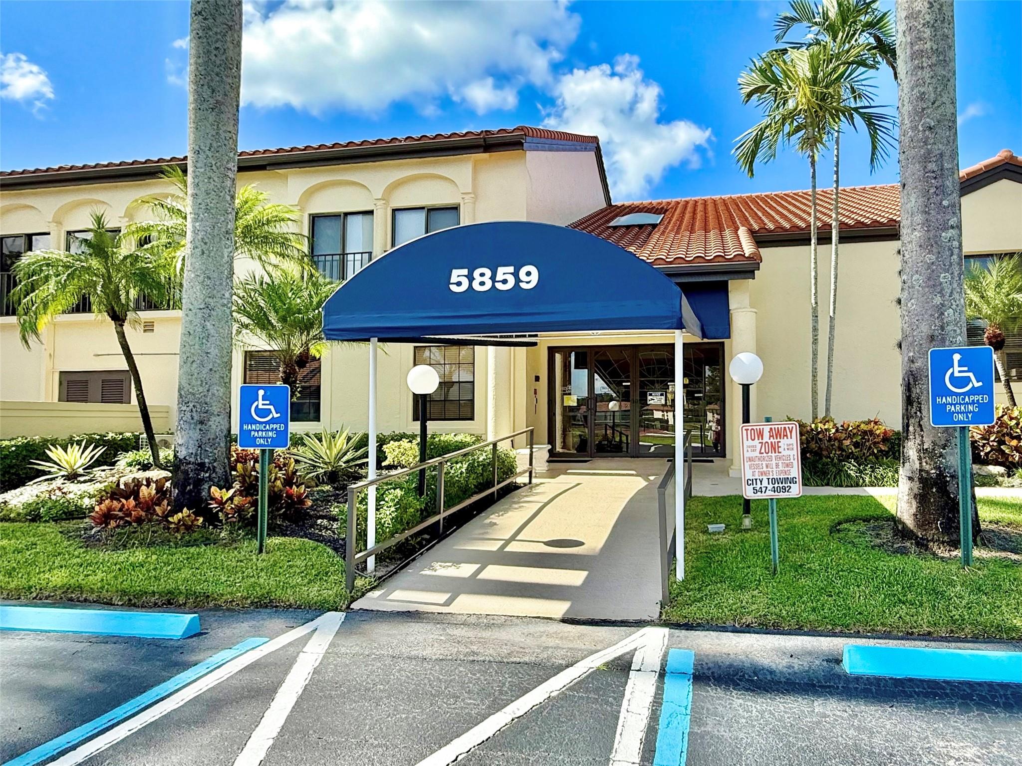 PALM CHASE LAKES - Residential