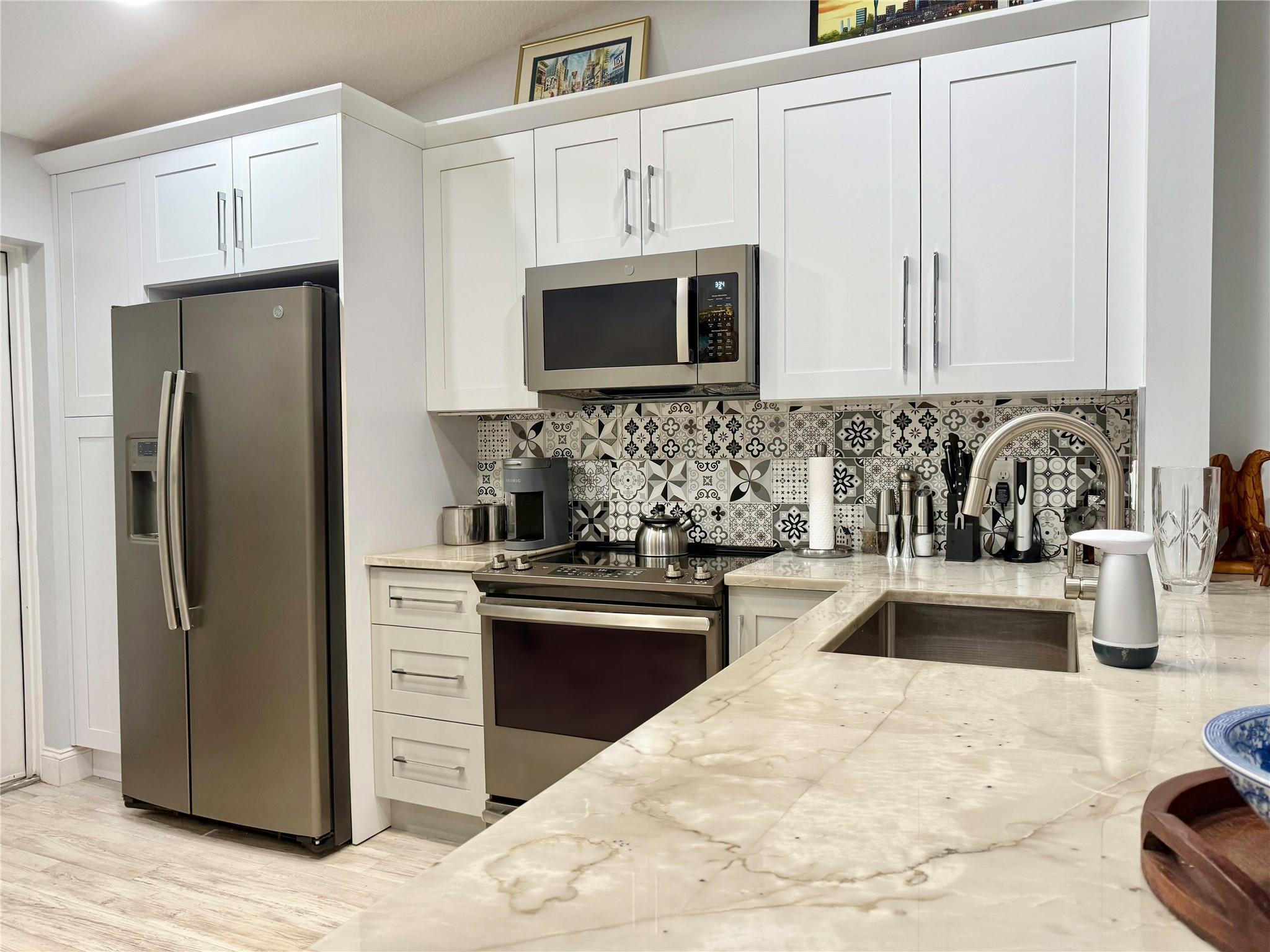 PALM CHASE LAKES - Residential