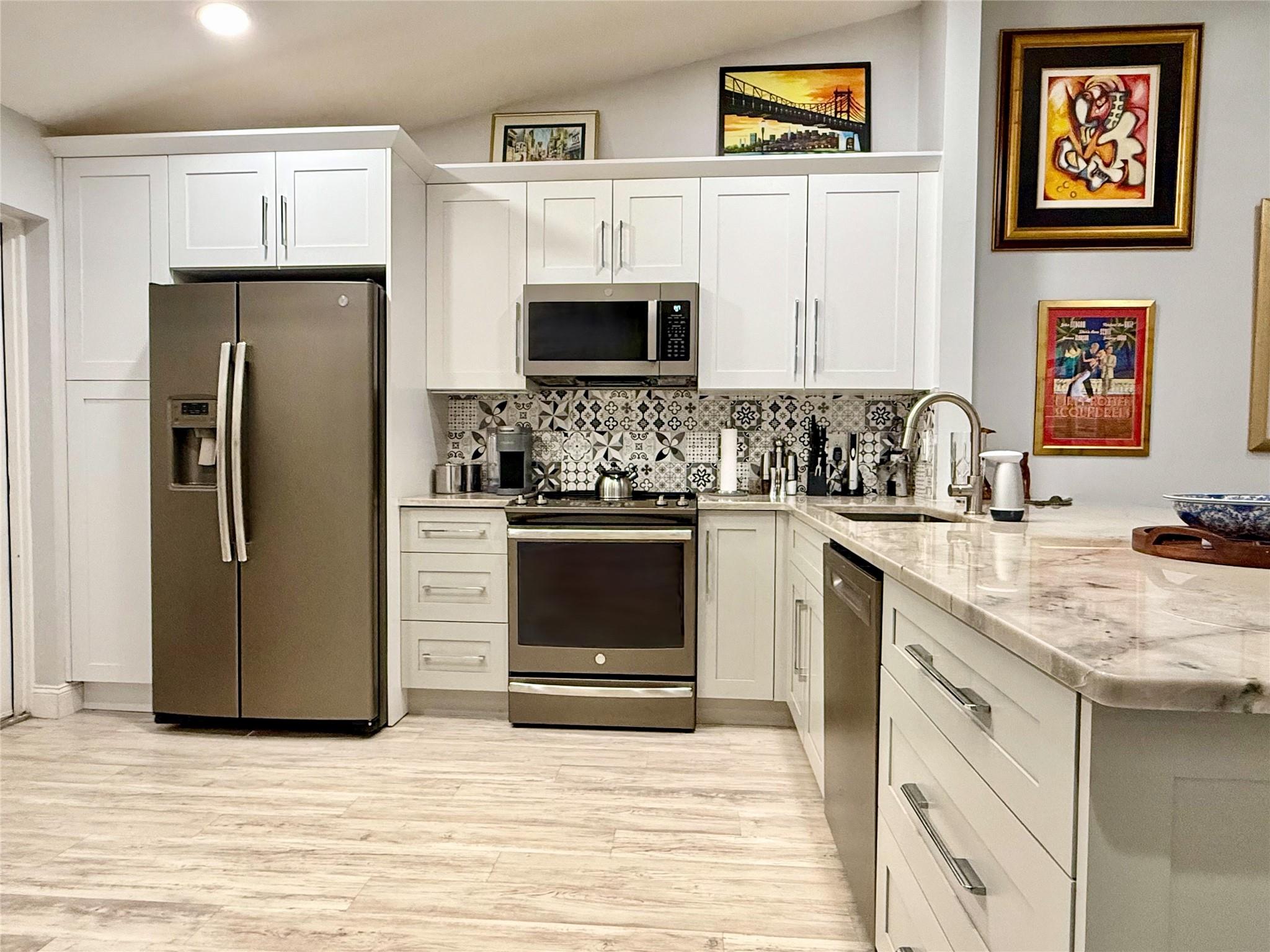 PALM CHASE LAKES - Residential