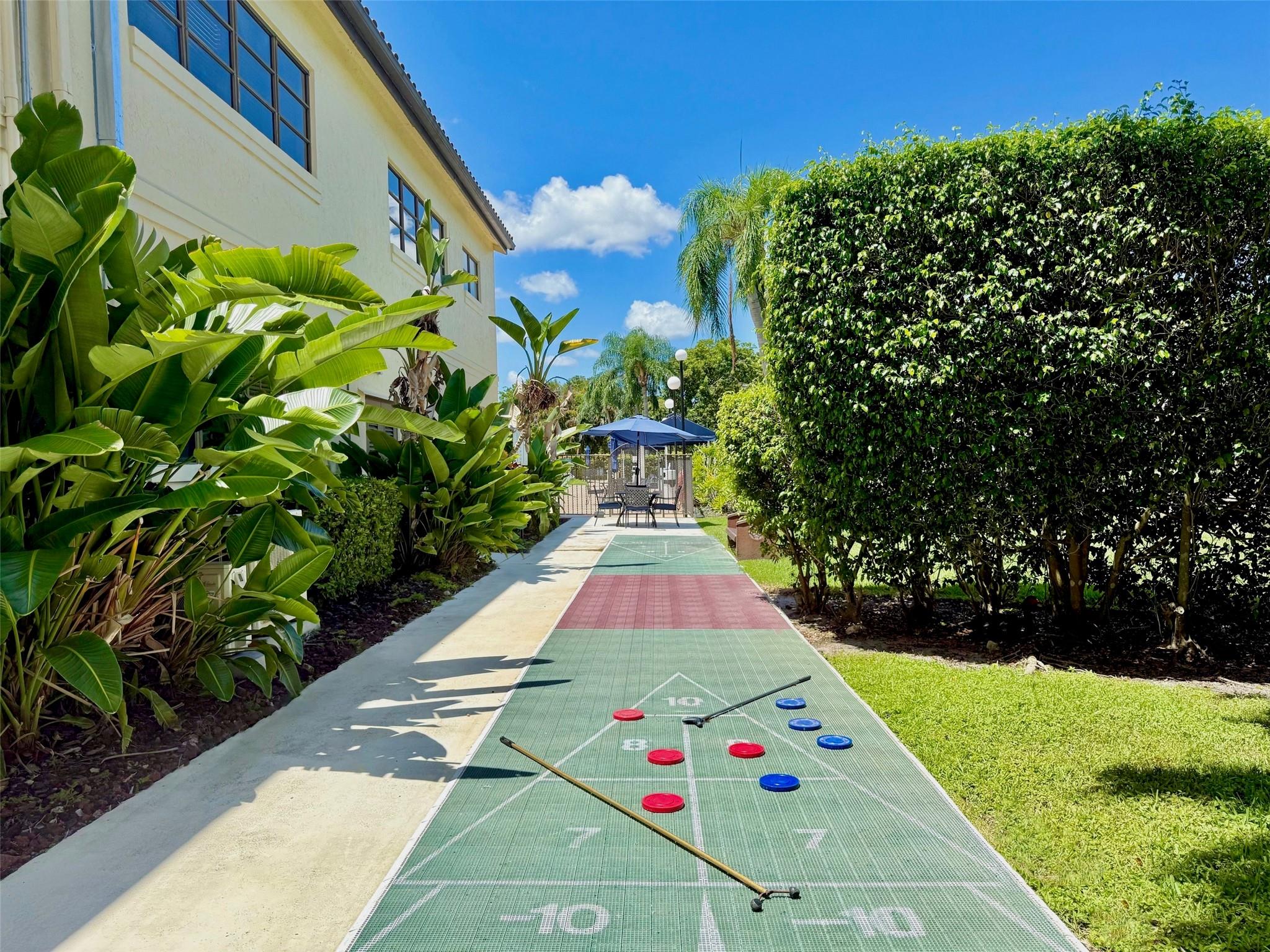 PALM CHASE LAKES - Residential