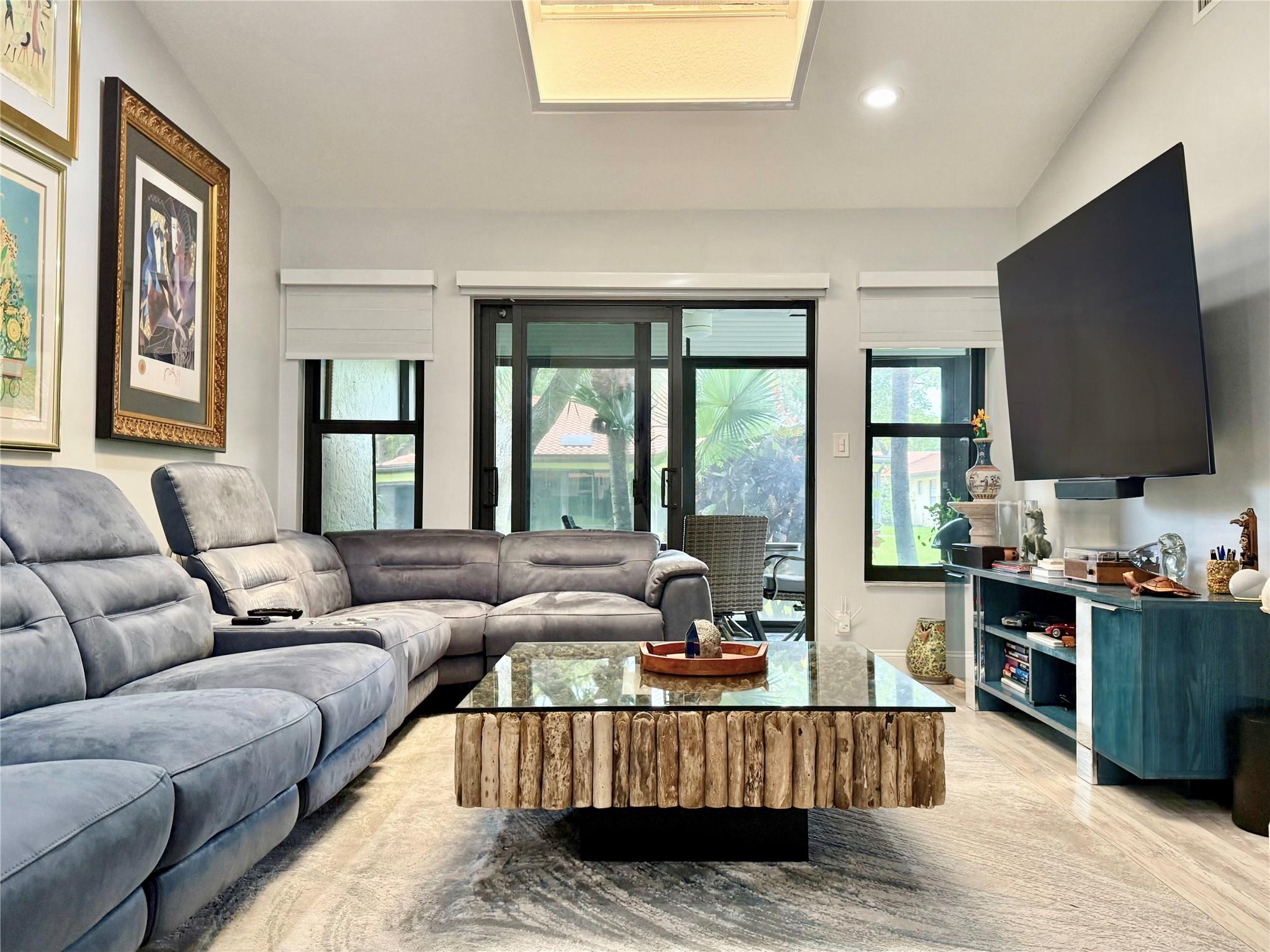 PALM CHASE LAKES - Residential