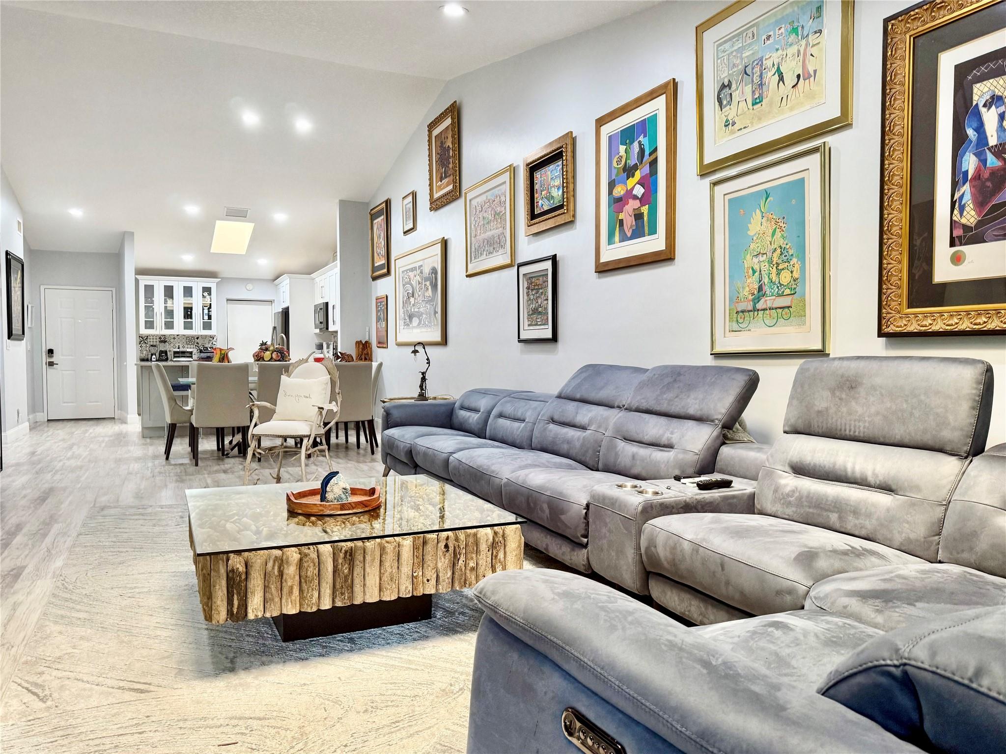 PALM CHASE LAKES - Residential