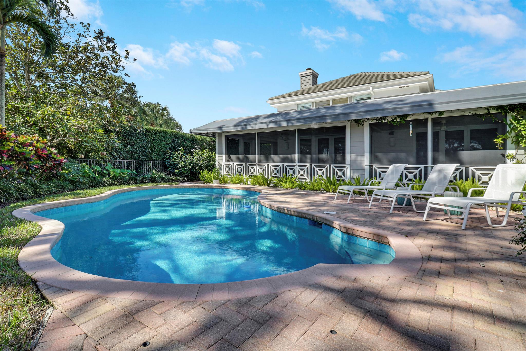 LOBLOLLY PINES - Residential