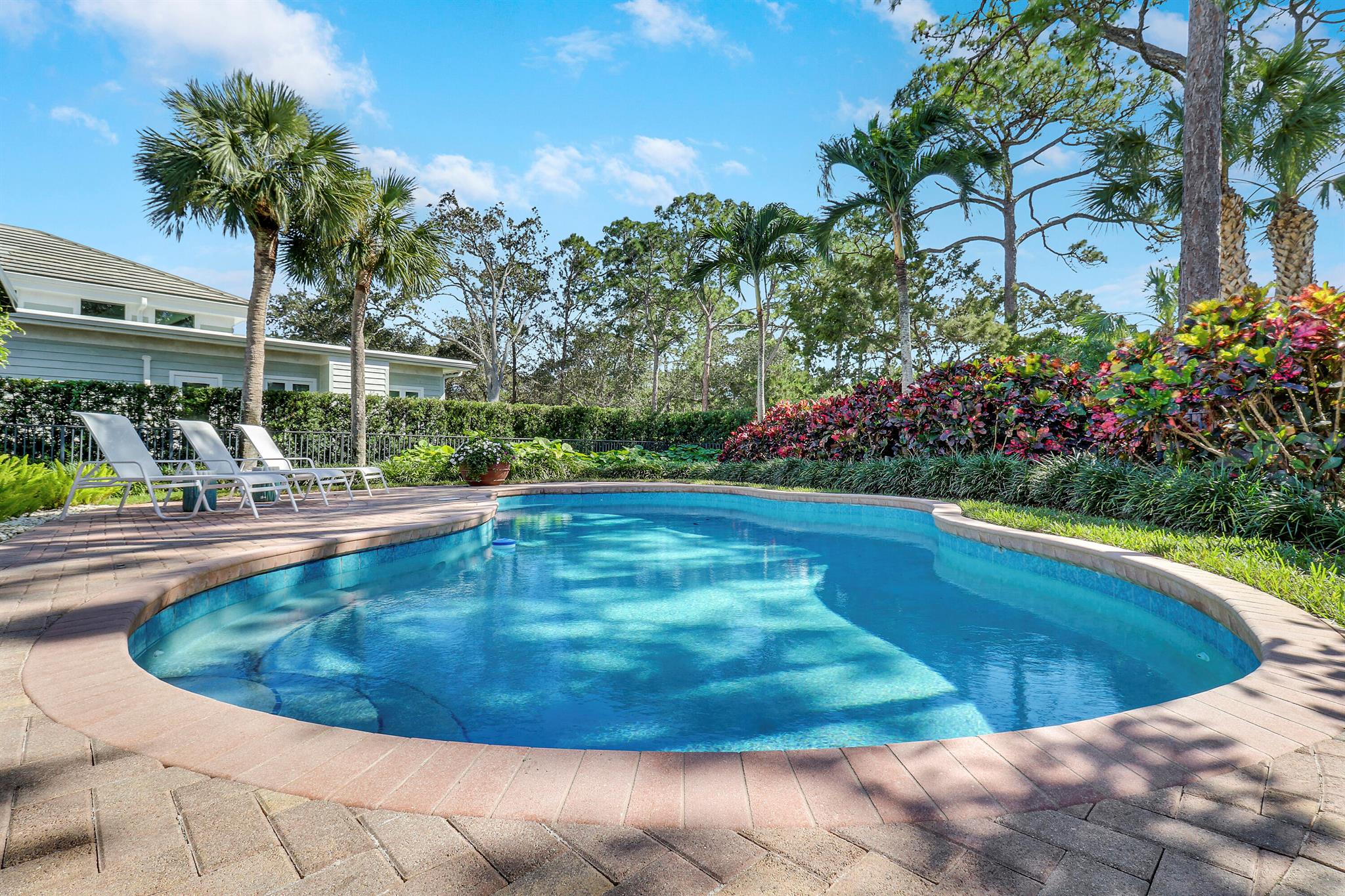 LOBLOLLY PINES - Residential