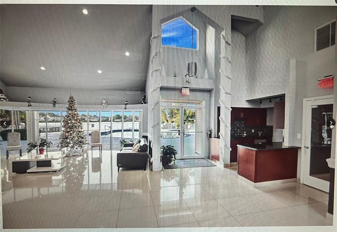 Summer Lake Condominium - Residential