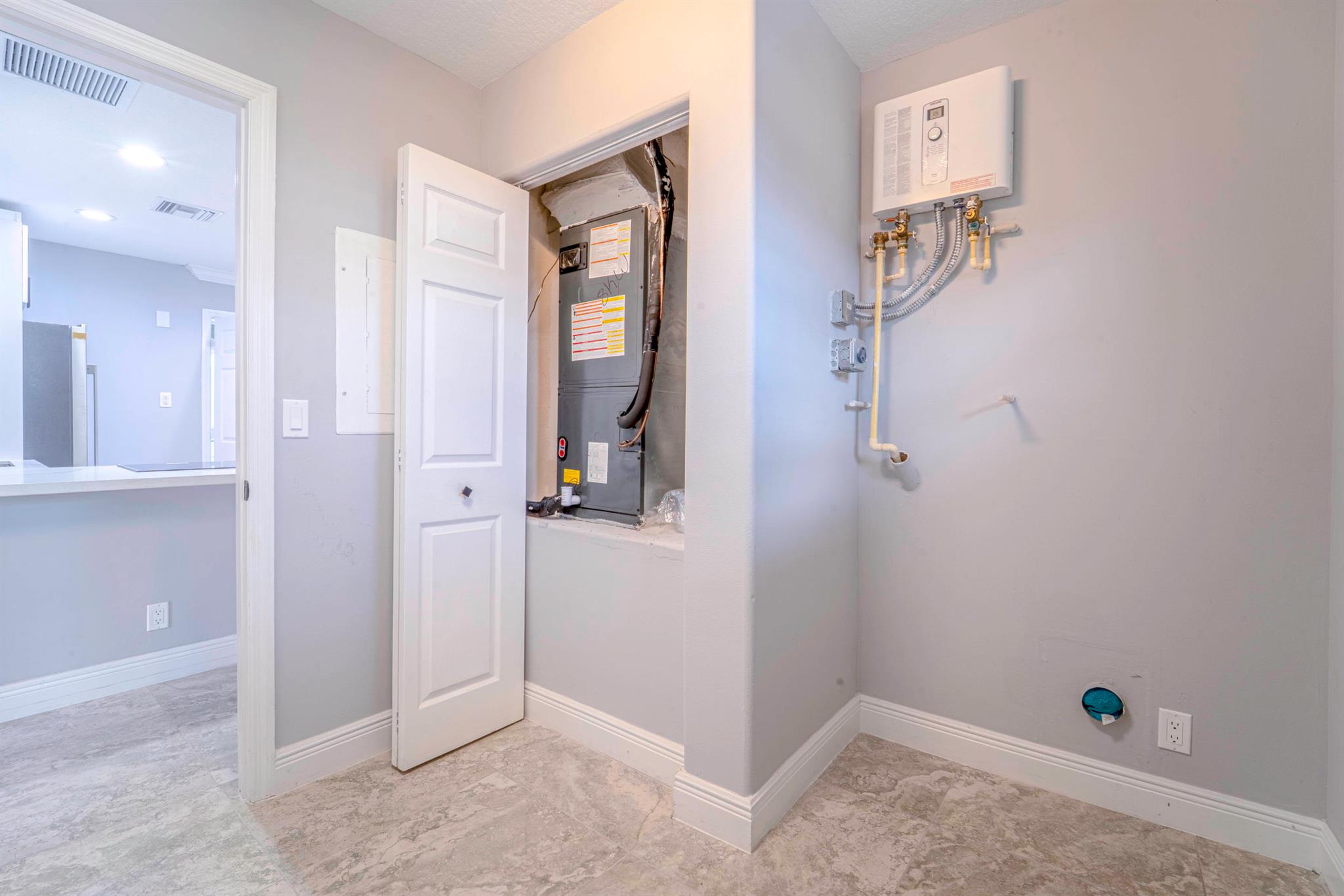 PORT ST LUCIE SECTION 21 - Residential Lease