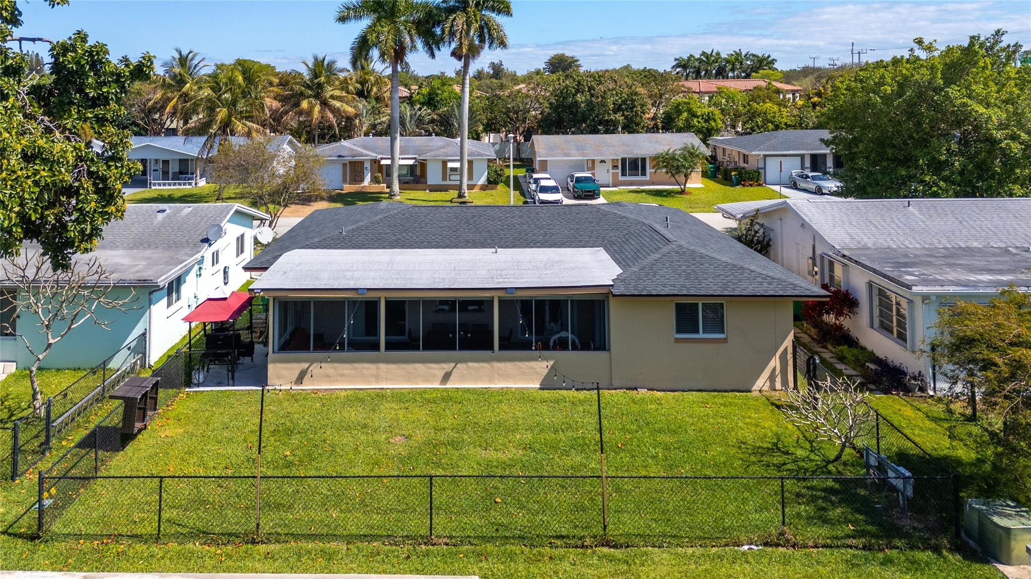 5607 NW 49th Avenue, Tamarac, FL, 33319/$425,000 3 5607 NW 49th Avenue