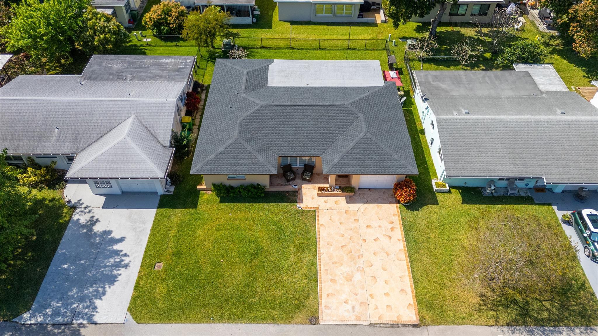 5607 NW 49th Avenue, Tamarac, FL, 33319/$425,000 4 5607 NW 49th Avenue