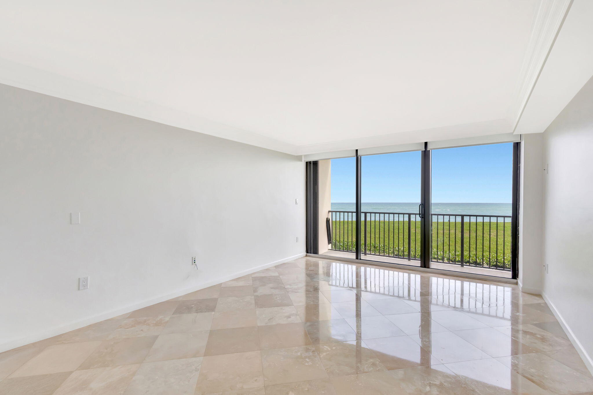 TEQUESTA TOWERS CONDO - Residential