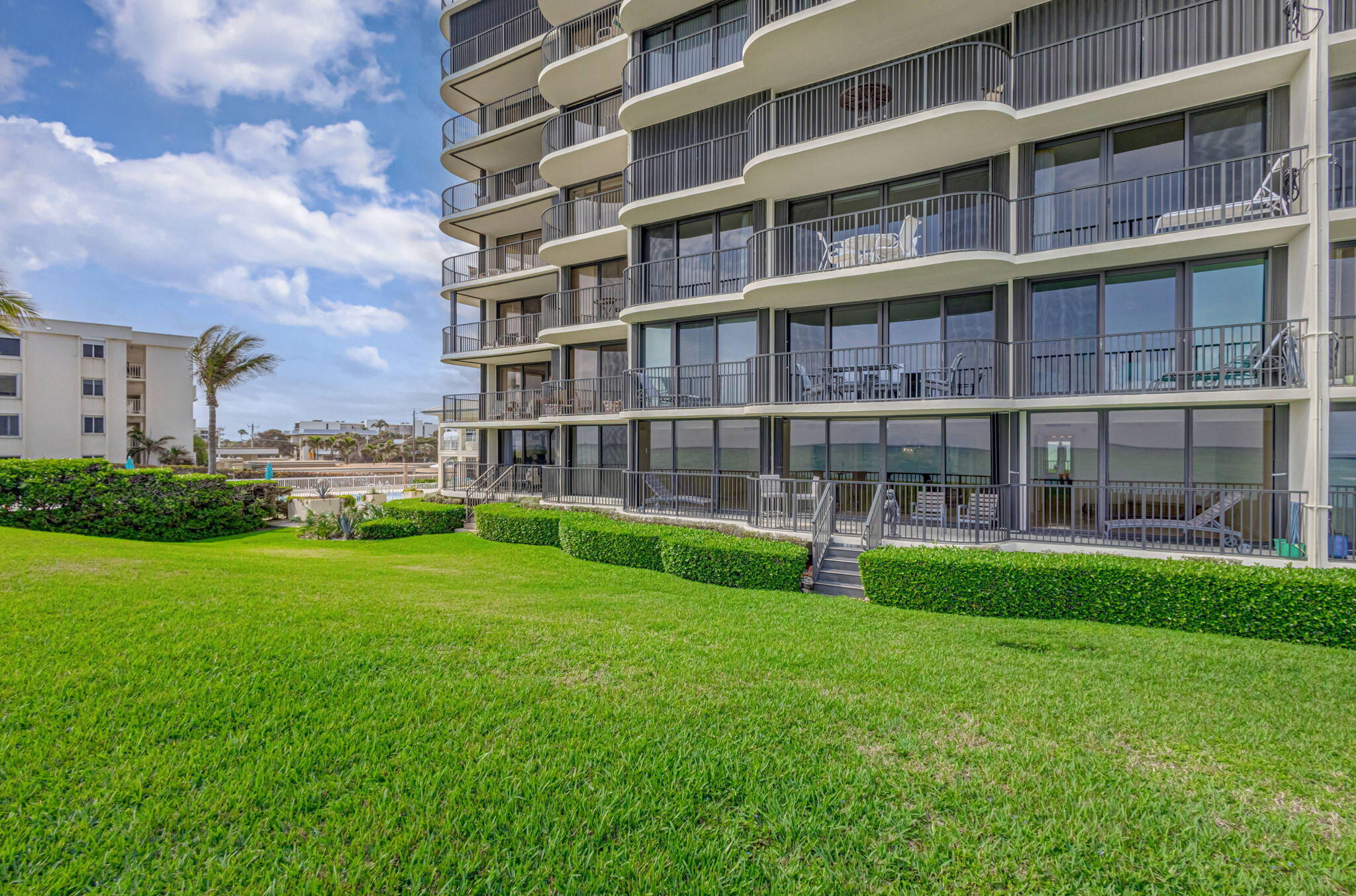 TEQUESTA TOWERS CONDO - Residential