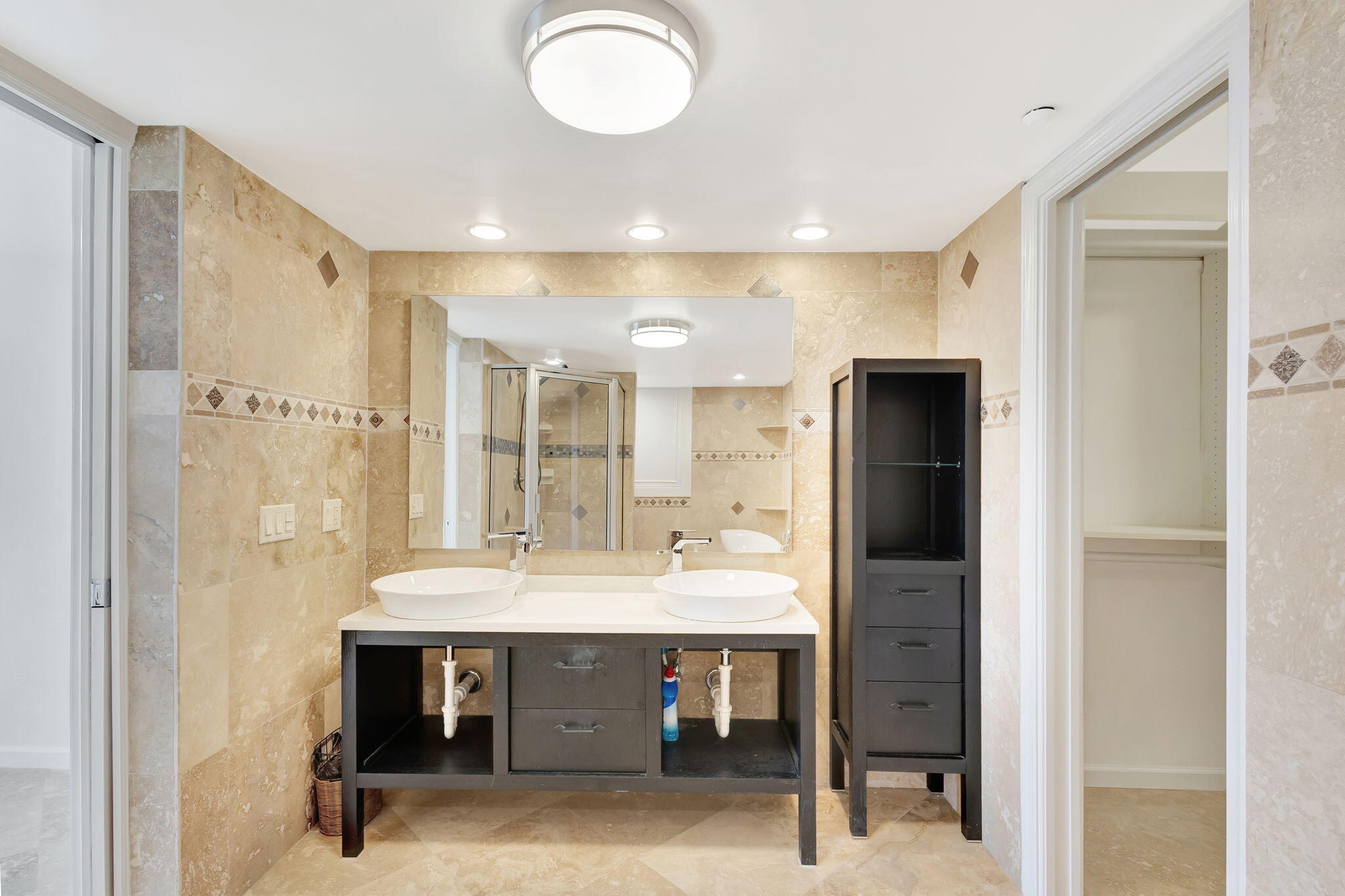 TEQUESTA TOWERS CONDO - Residential