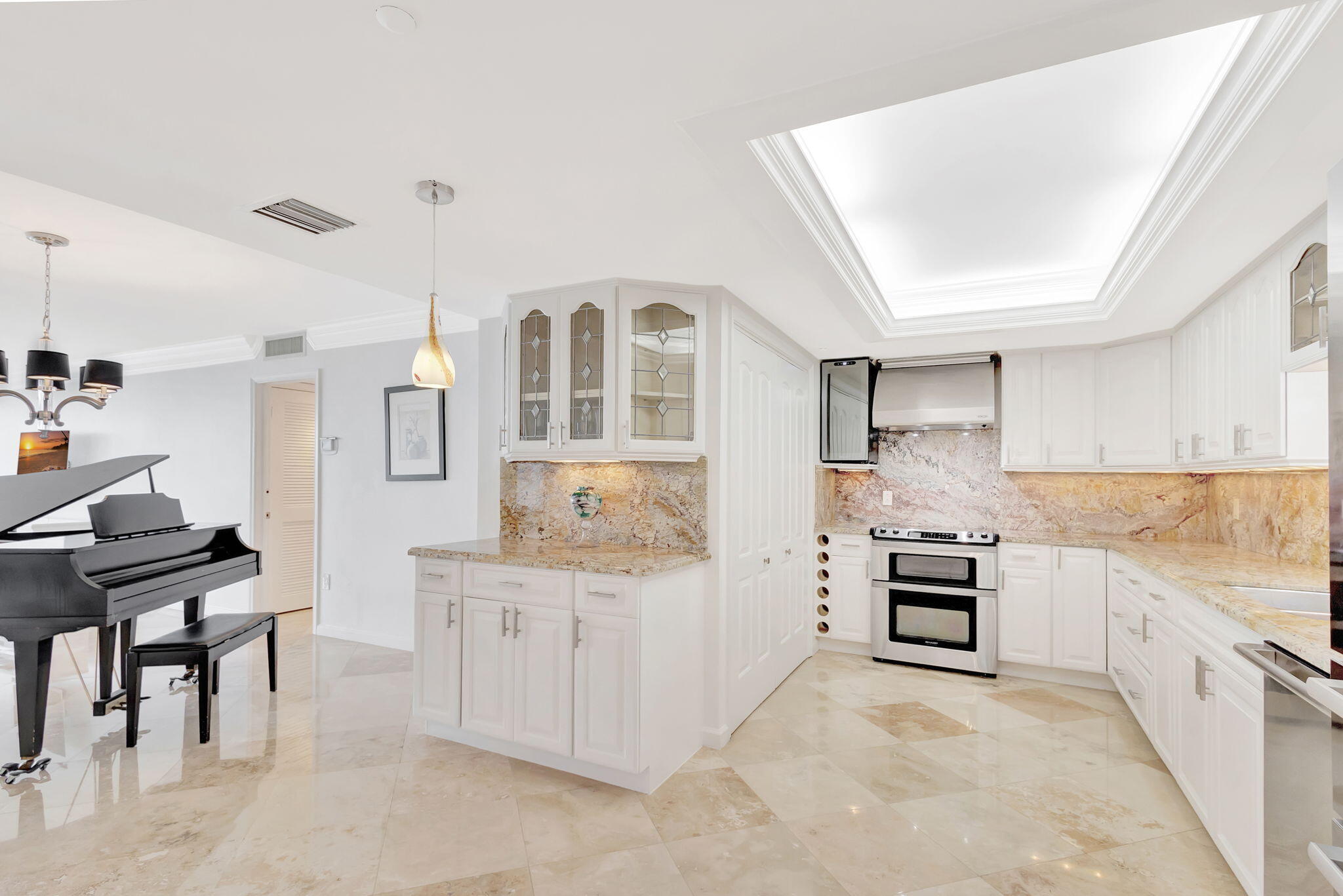 TEQUESTA TOWERS CONDO - Residential