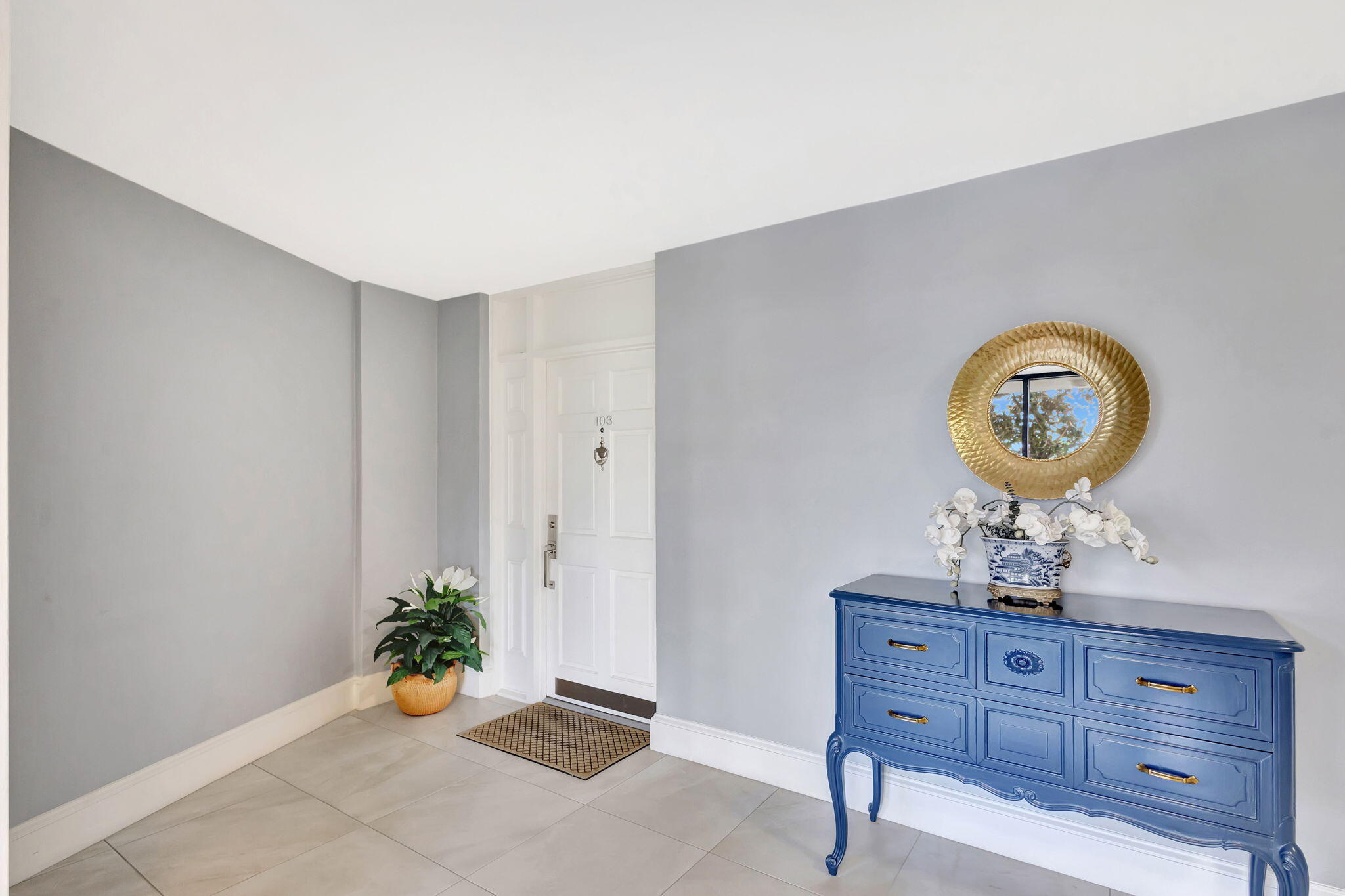 TEQUESTA TOWERS CONDO - Residential