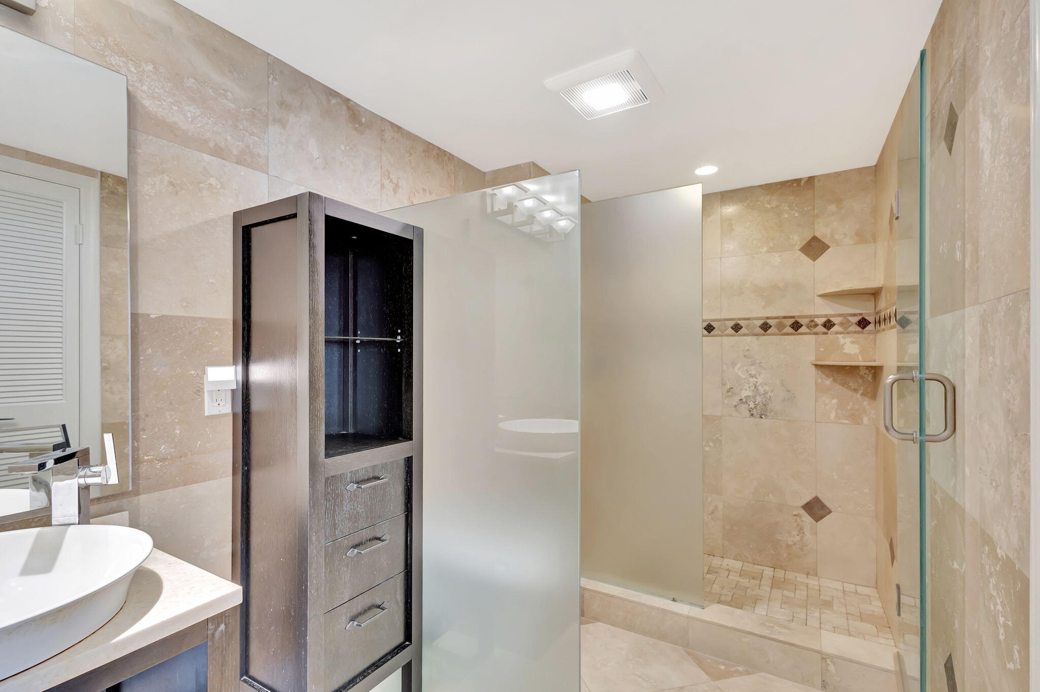 TEQUESTA TOWERS CONDO - Residential