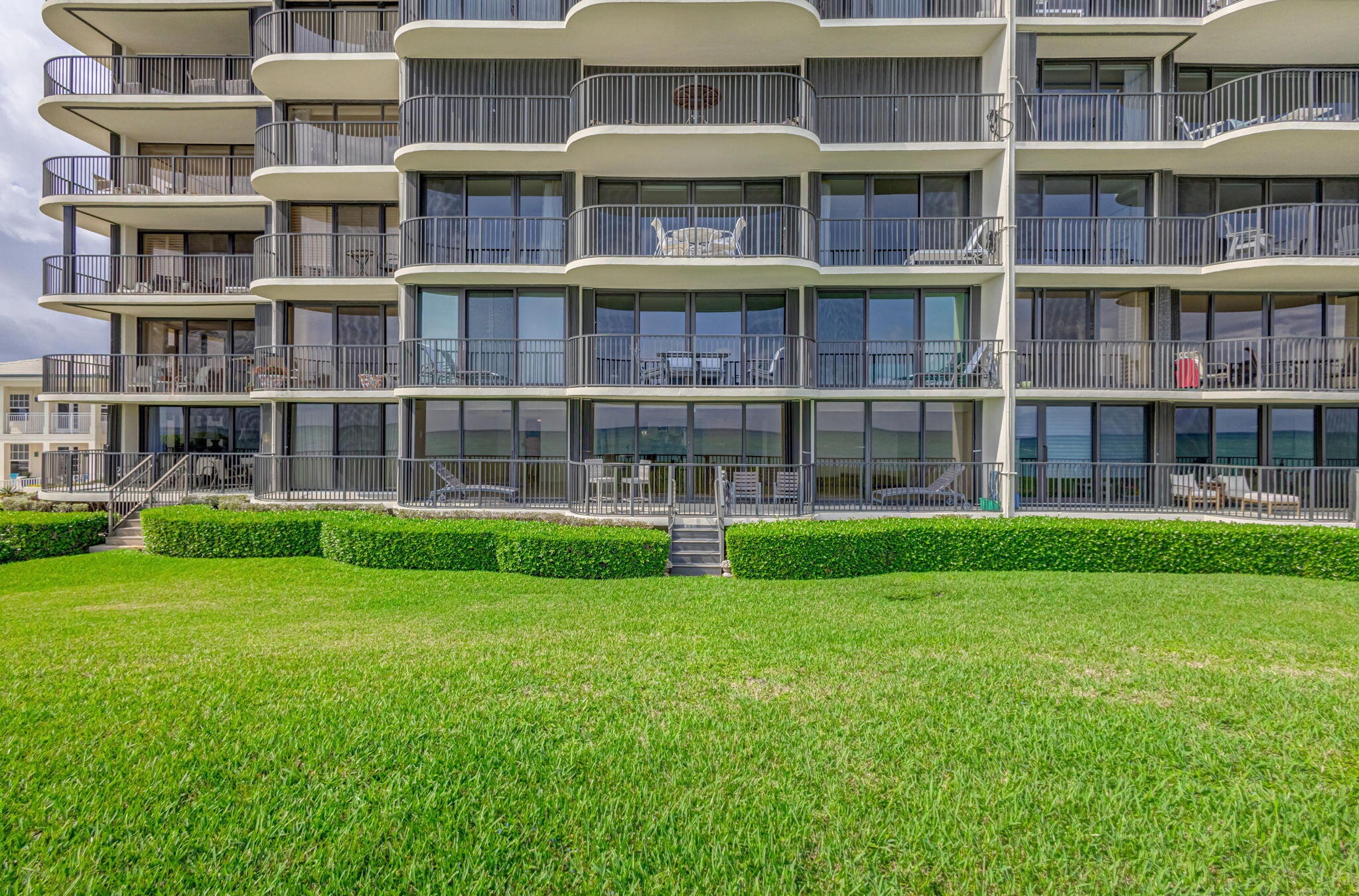 TEQUESTA TOWERS CONDO - Residential