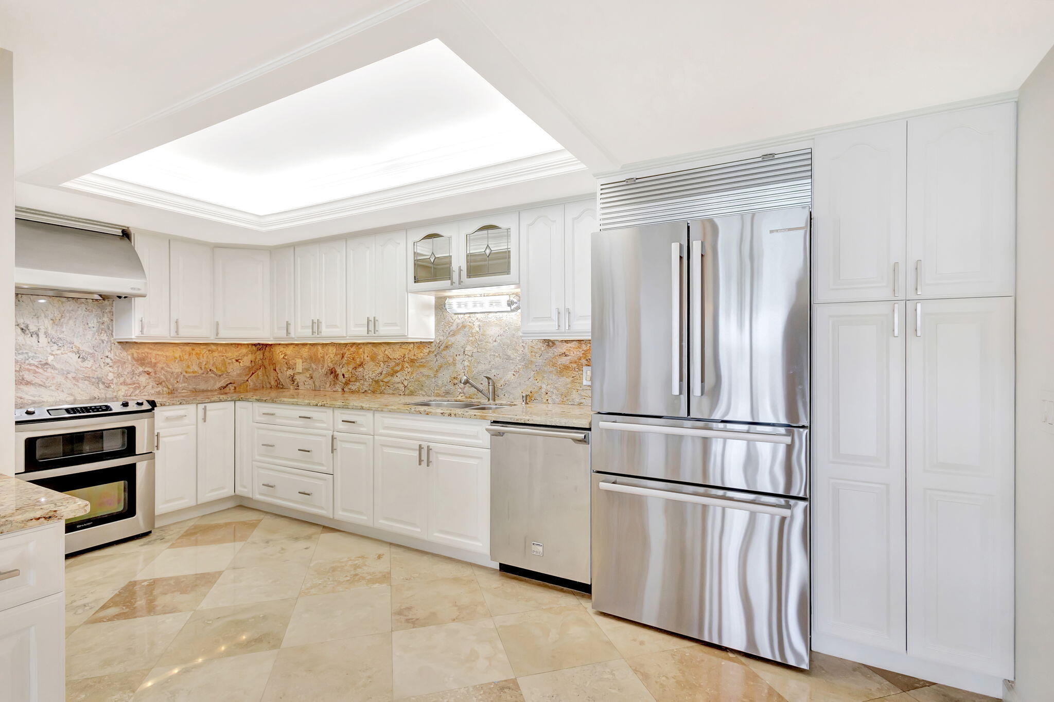 TEQUESTA TOWERS CONDO - Residential