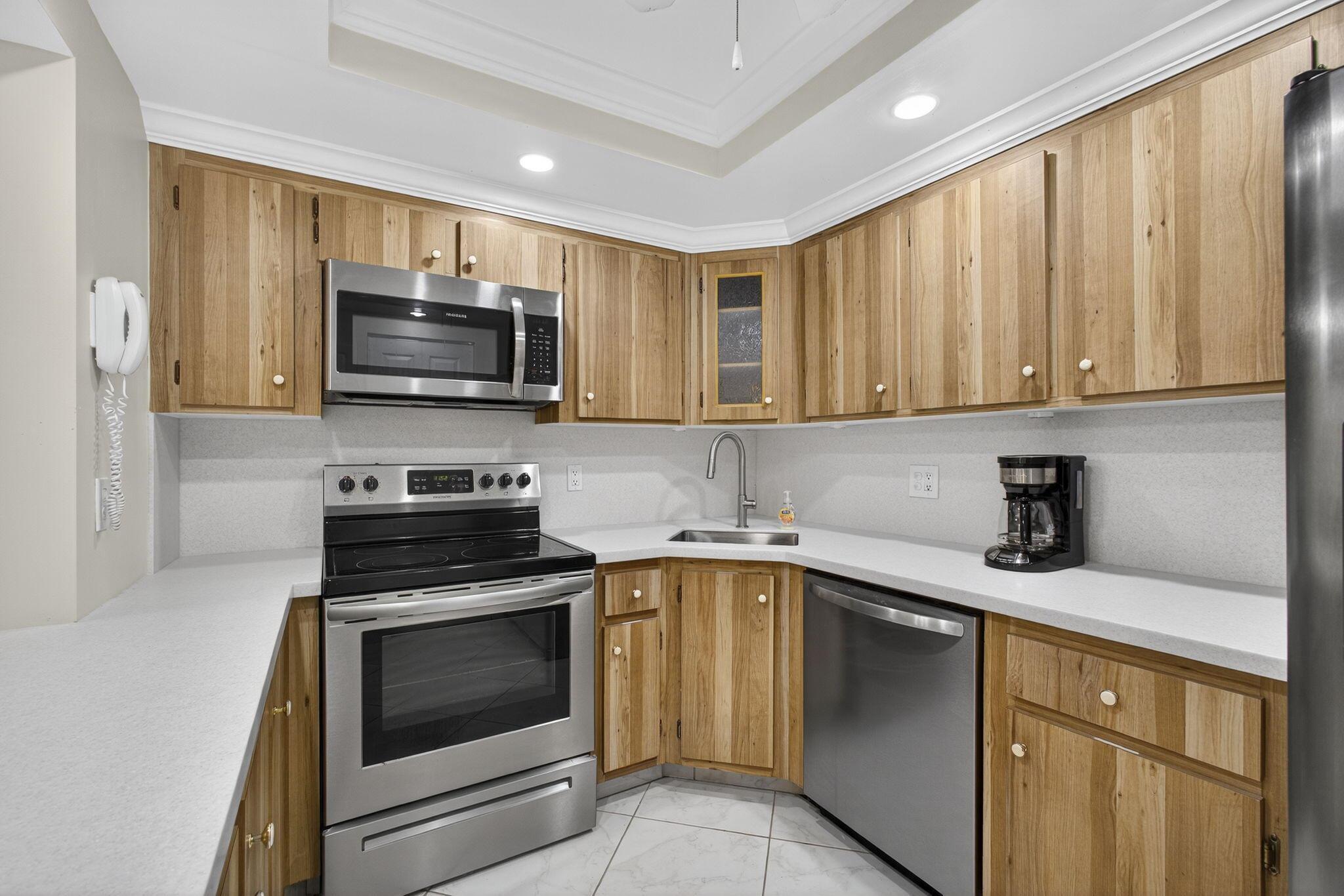 PINE RIDGE SOUTH III COND - Residential