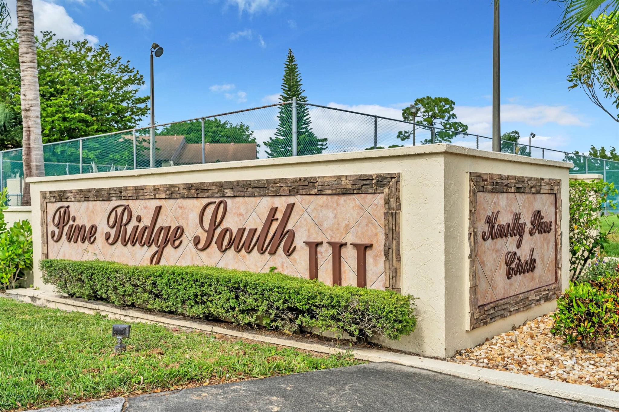PINE RIDGE SOUTH III COND - Residential