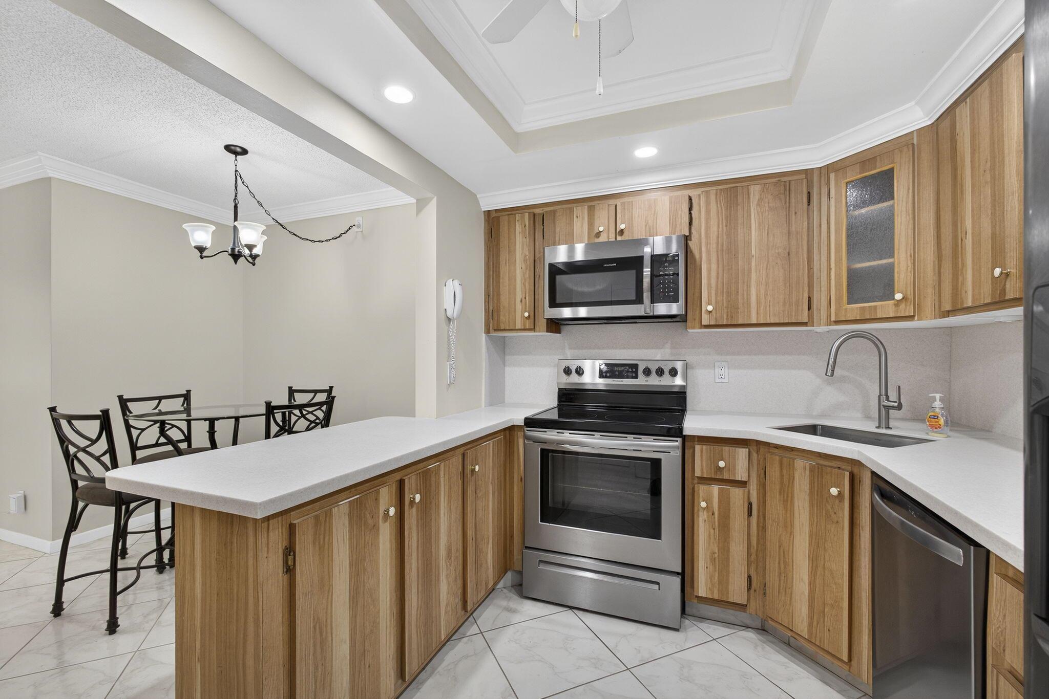 PINE RIDGE SOUTH III COND - Residential