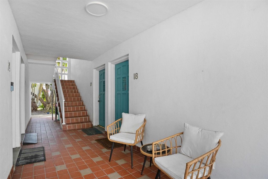 Photo of 625 Orton Avenue #18, Fort Lauderdale, FL 33304 (MLS # F10487444)