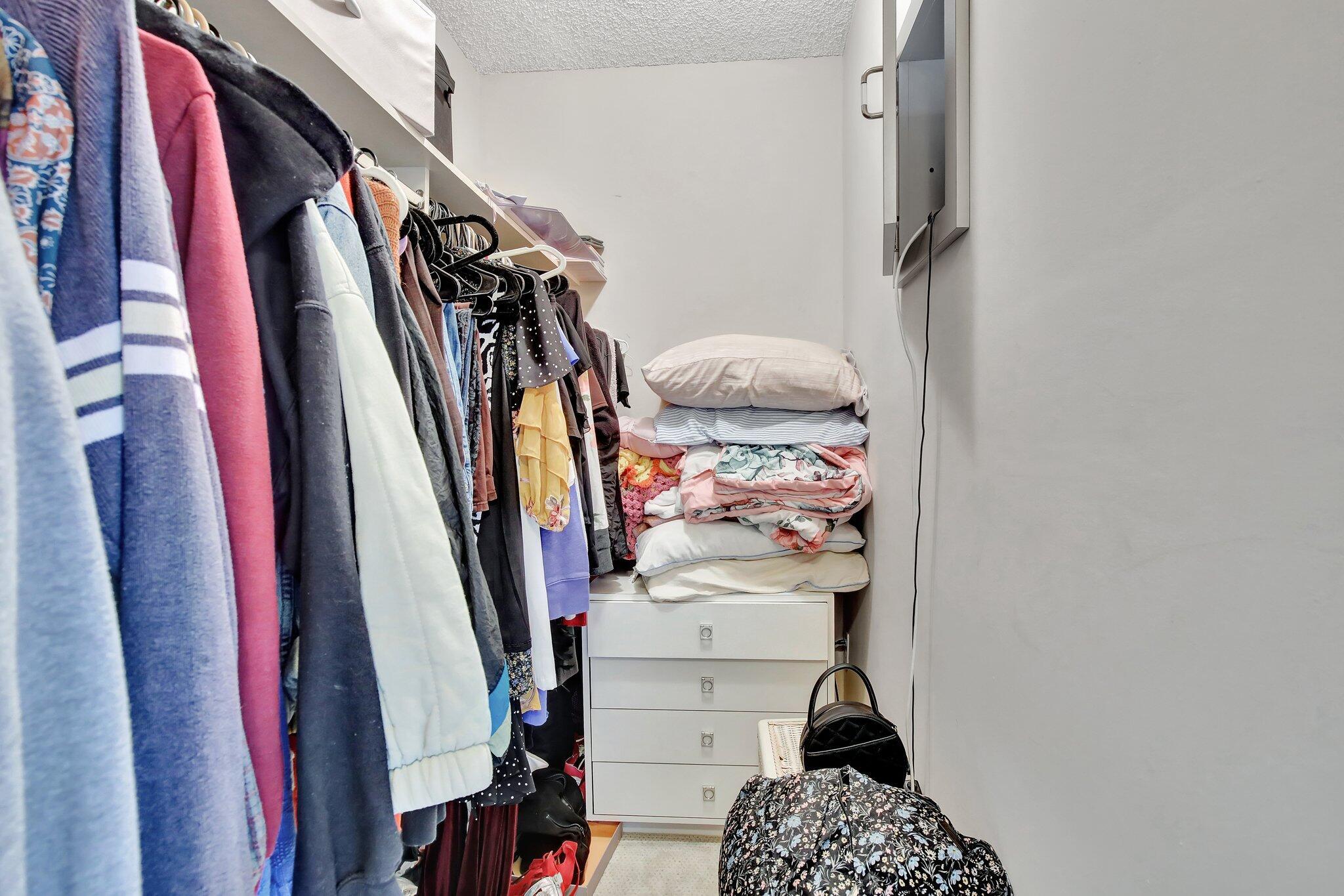 OLYMPUS CONDO PHASE - Residential