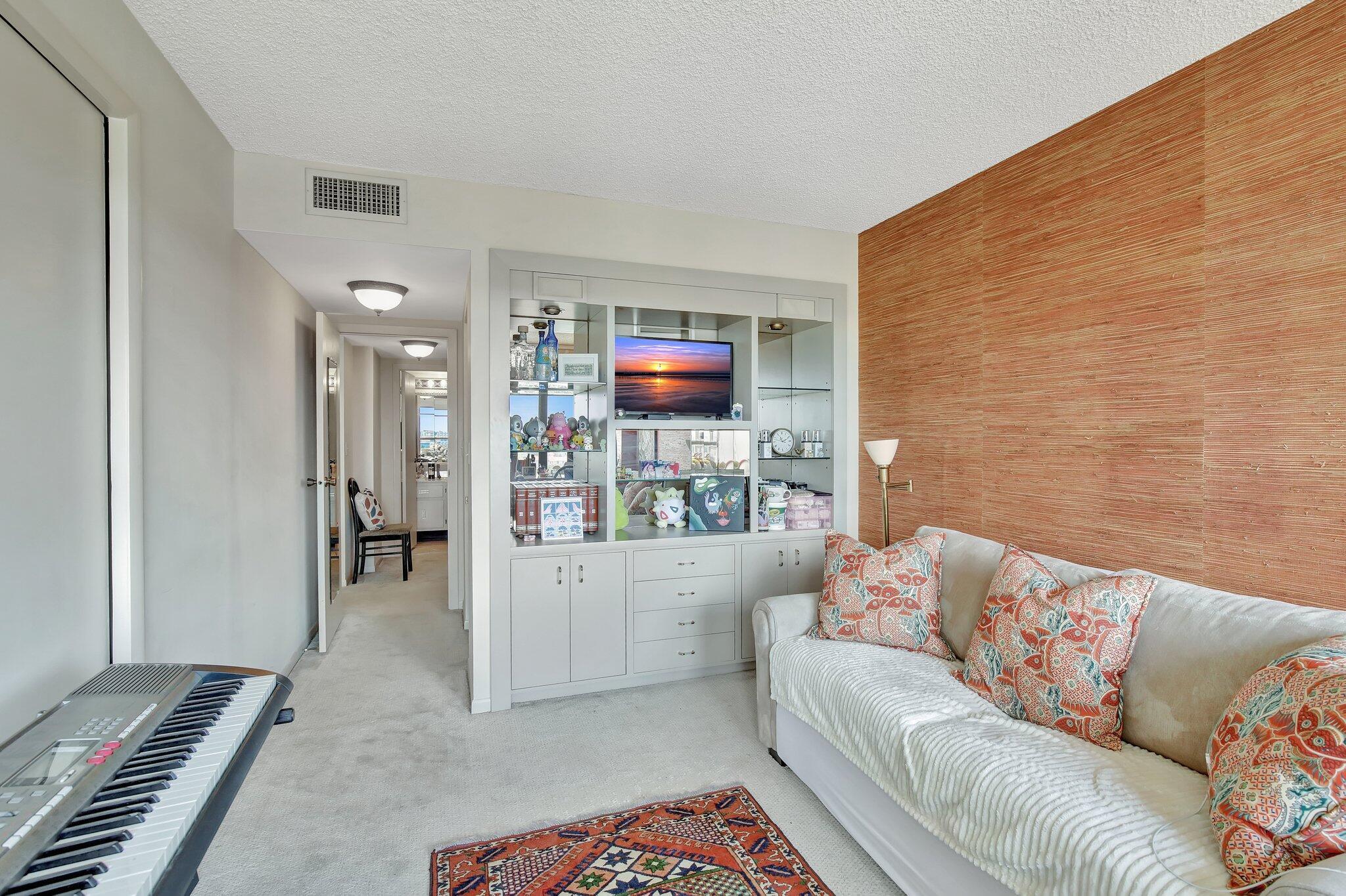 OLYMPUS CONDO PHASE - Residential