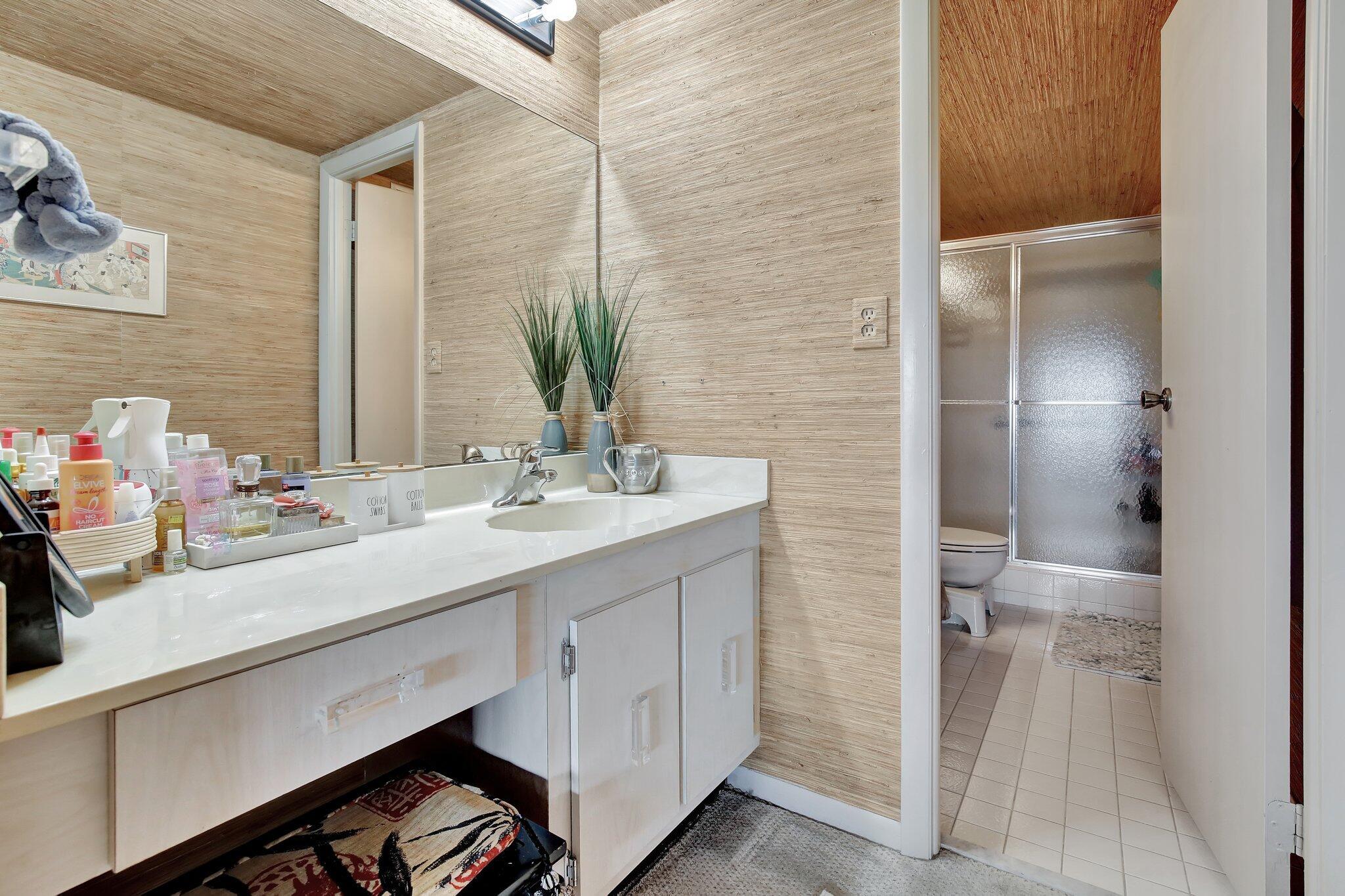 OLYMPUS CONDO PHASE - Residential