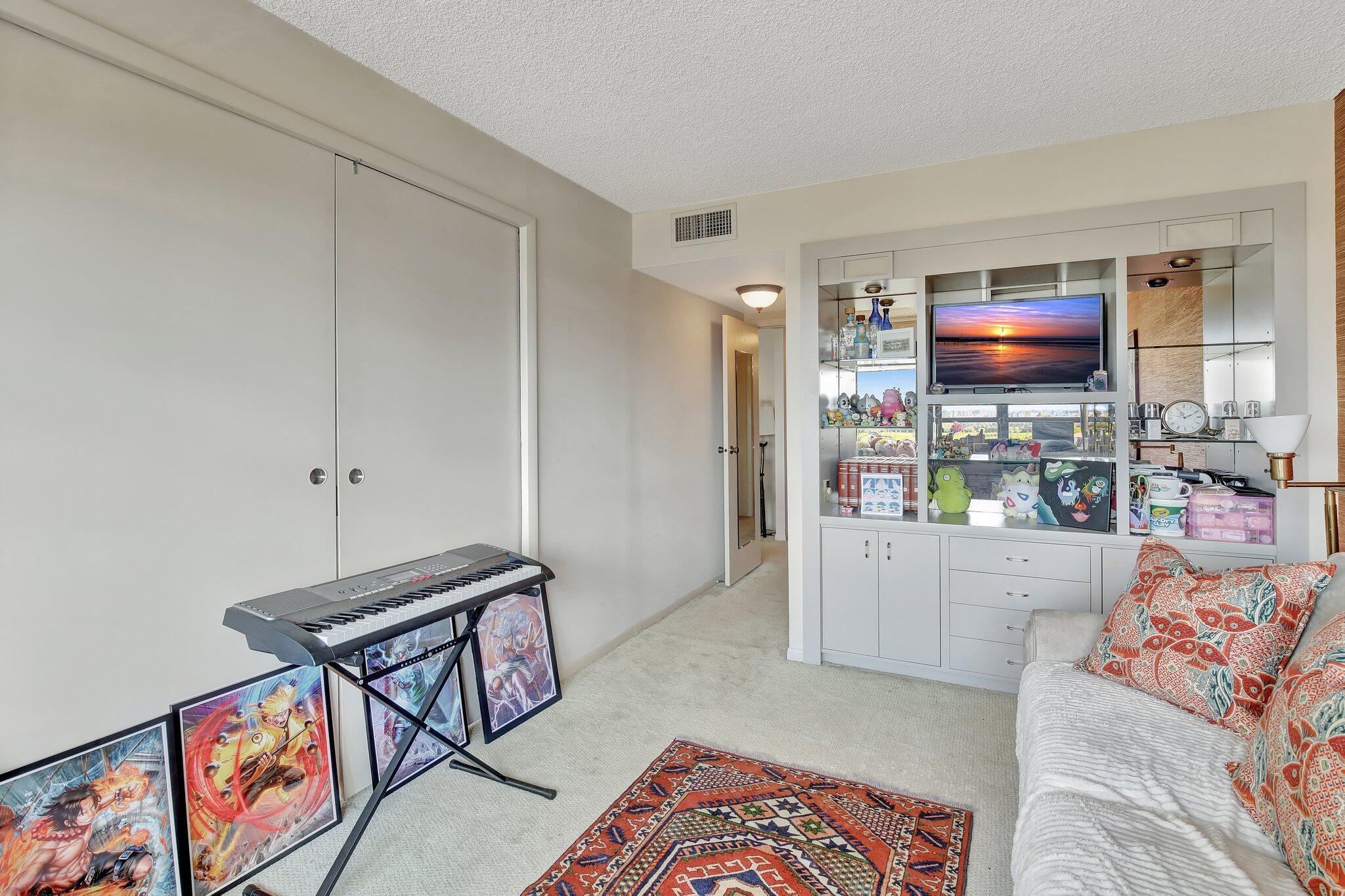 OLYMPUS CONDO PHASE - Residential