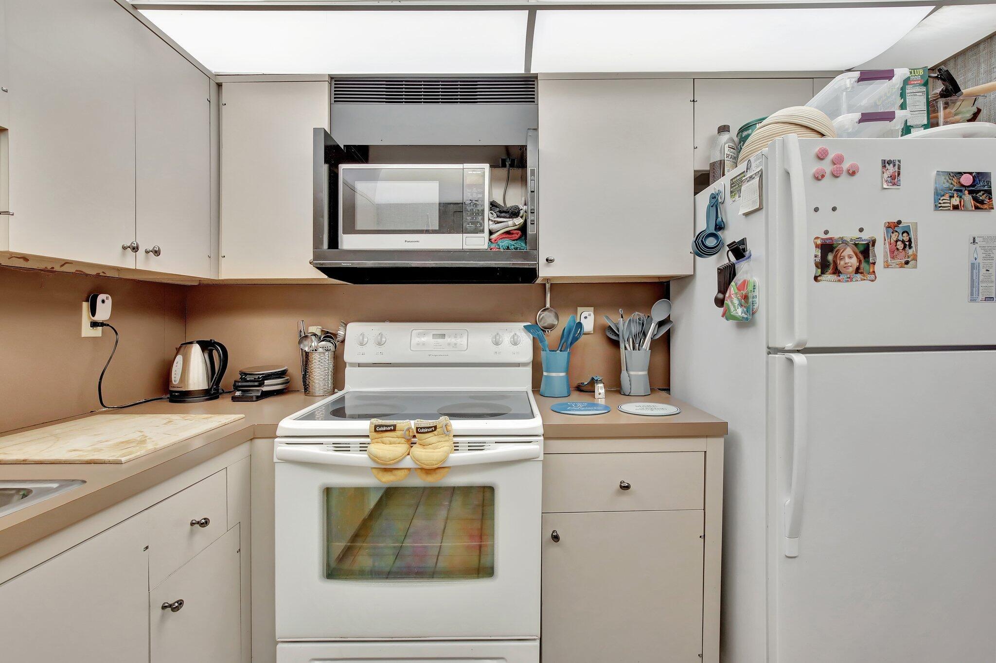 OLYMPUS CONDO PHASE - Residential