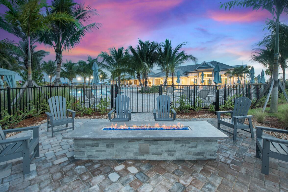 DEL WEBB TRADITION - Residential