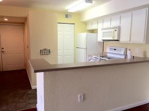 THE CLUB AT ST LUCIE WEST - Residential Lease