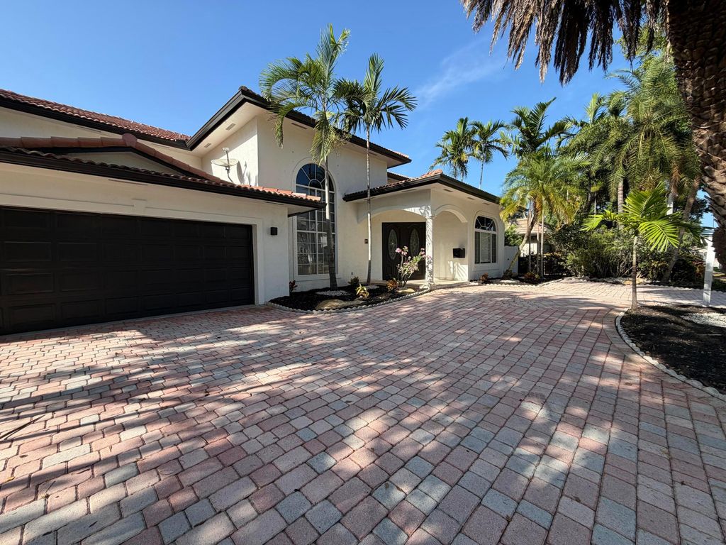 Photo of 4081 N 41st Street, Hollywood, FL 33021 (MLS # B26046778)