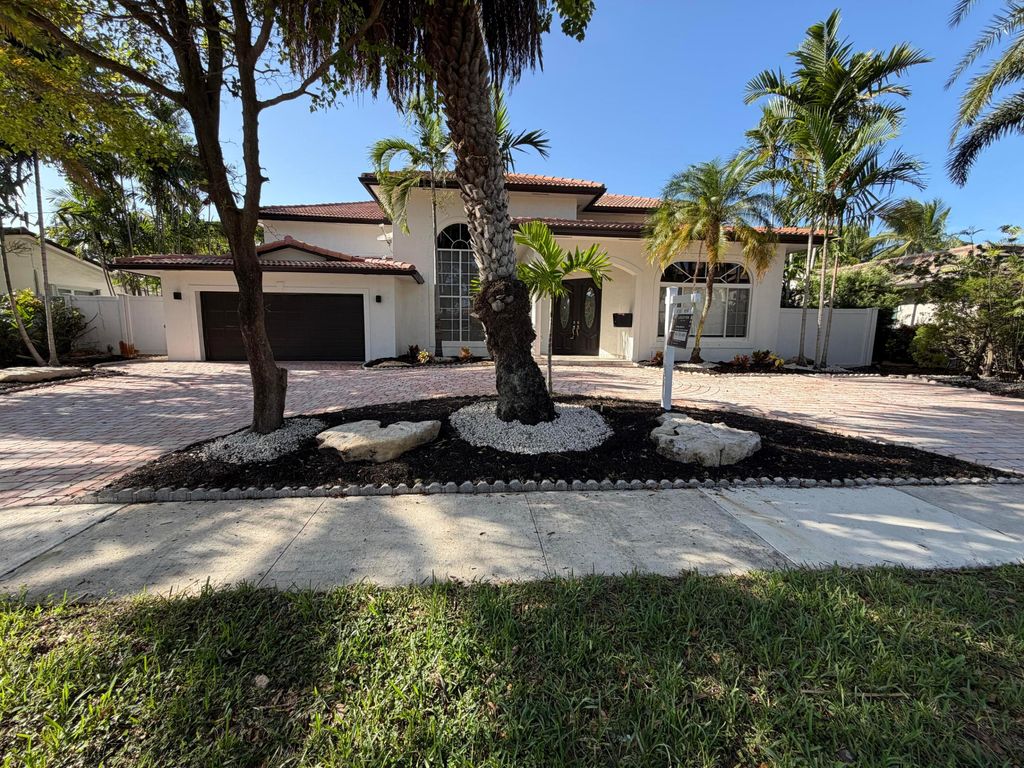 Photo of 4081 N 41st Street, Hollywood, FL 33021 (MLS # B26046778)