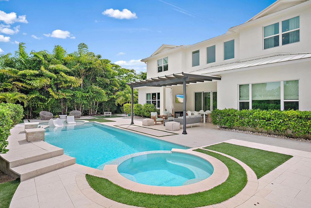 Photo of 19967 SE Gallberry Drive, Jupiter, FL 33458 (MLS # R11109508)