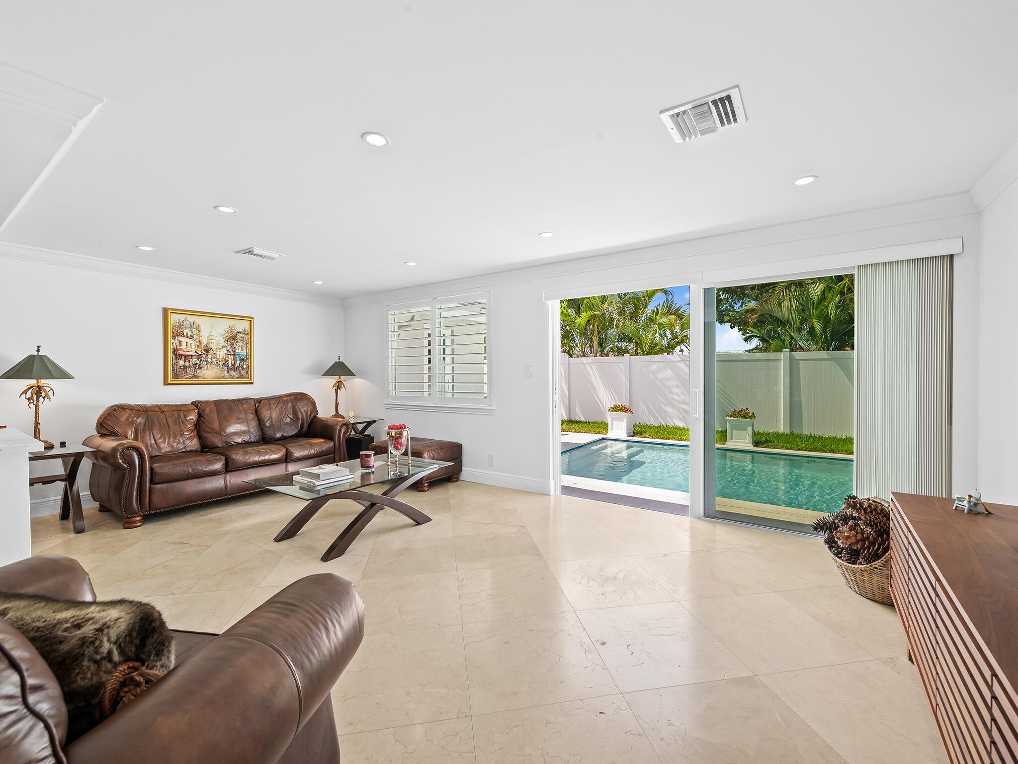 IMPERIAL POINT 5 SEC - Residential