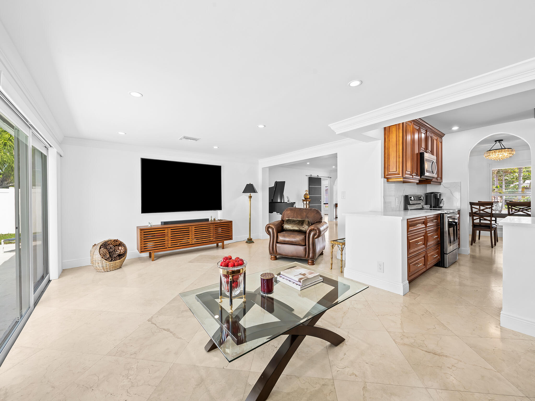 IMPERIAL POINT 5 SEC - Residential