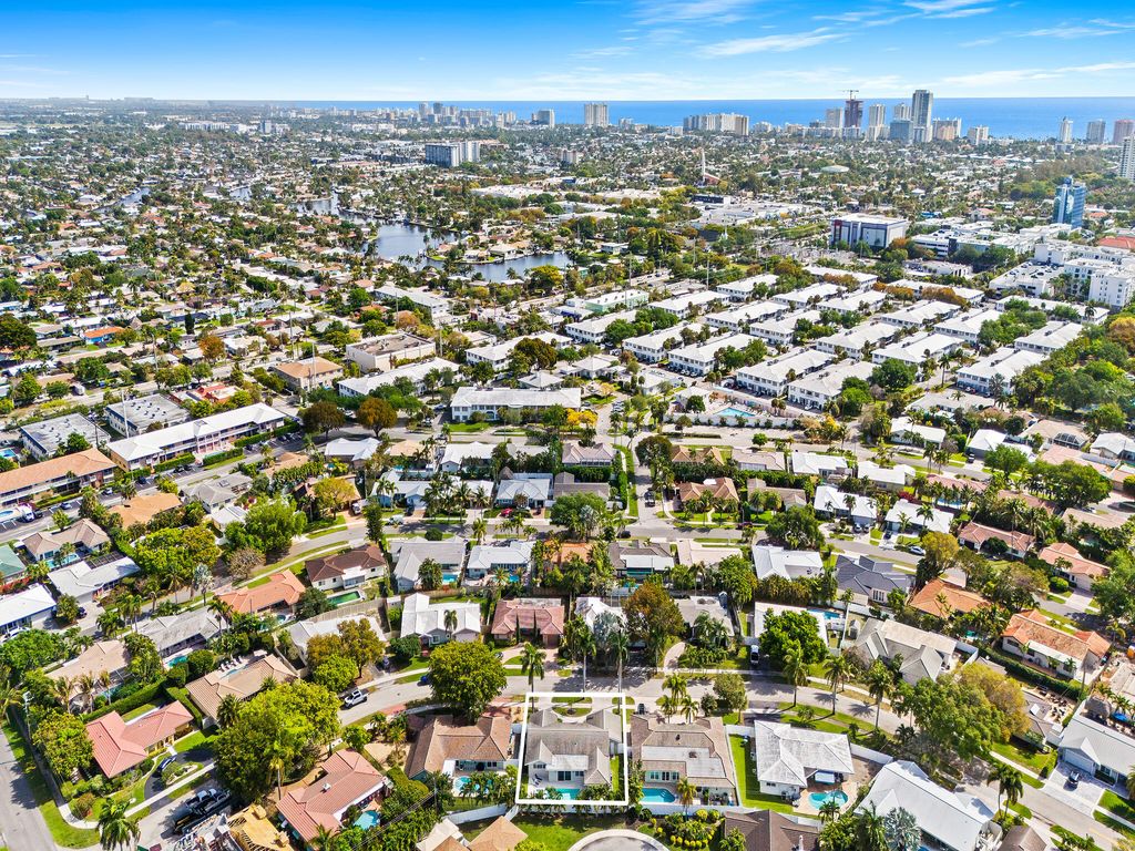 Photo of 6611 NE 21st Lane, Fort Lauderdale, FL 33308 (MLS # B26011546)