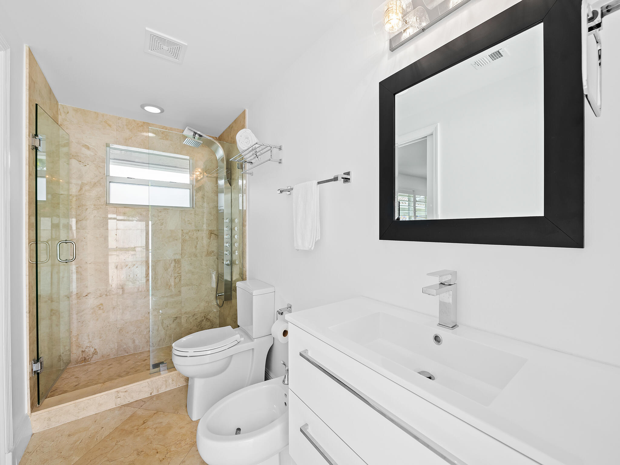 IMPERIAL POINT 5 SEC - Residential