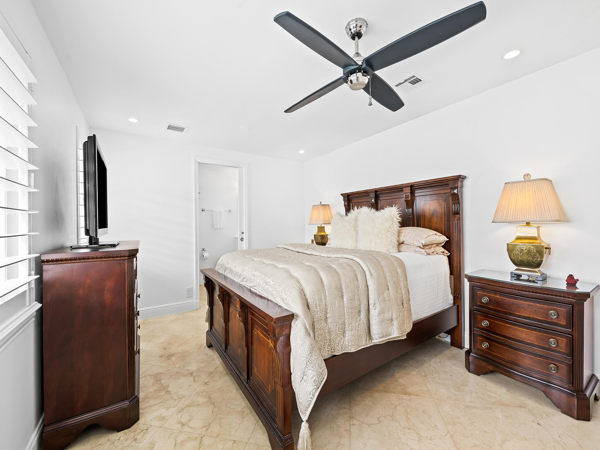 IMPERIAL POINT 5 SEC - Residential