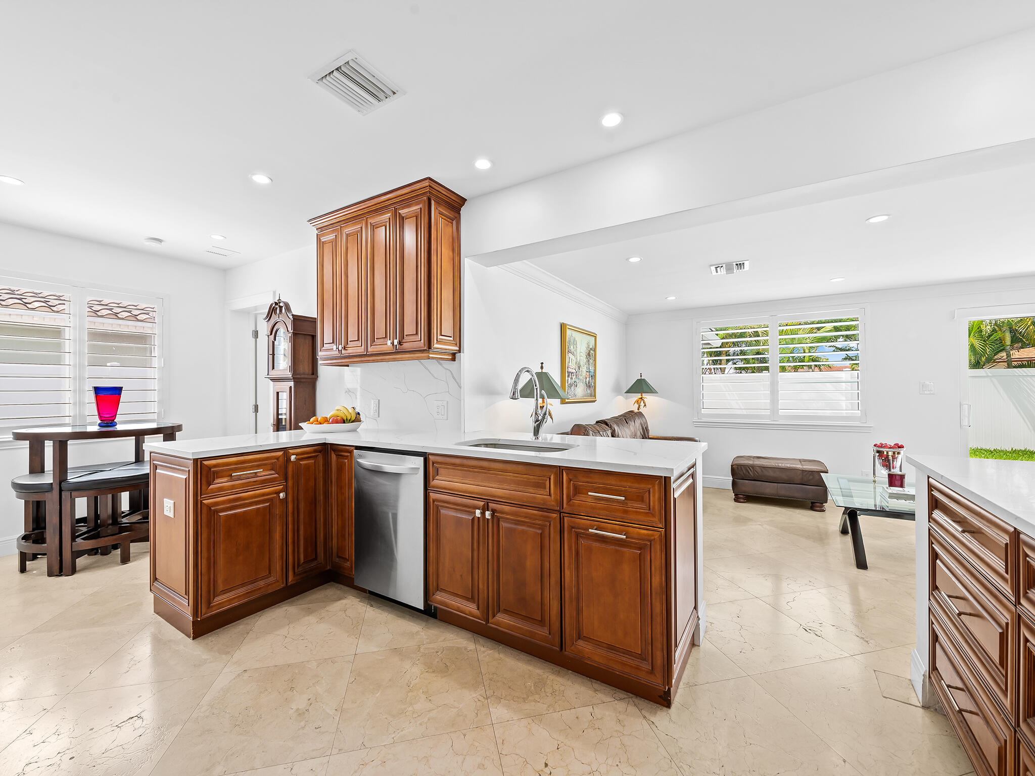 IMPERIAL POINT 5 SEC - Residential