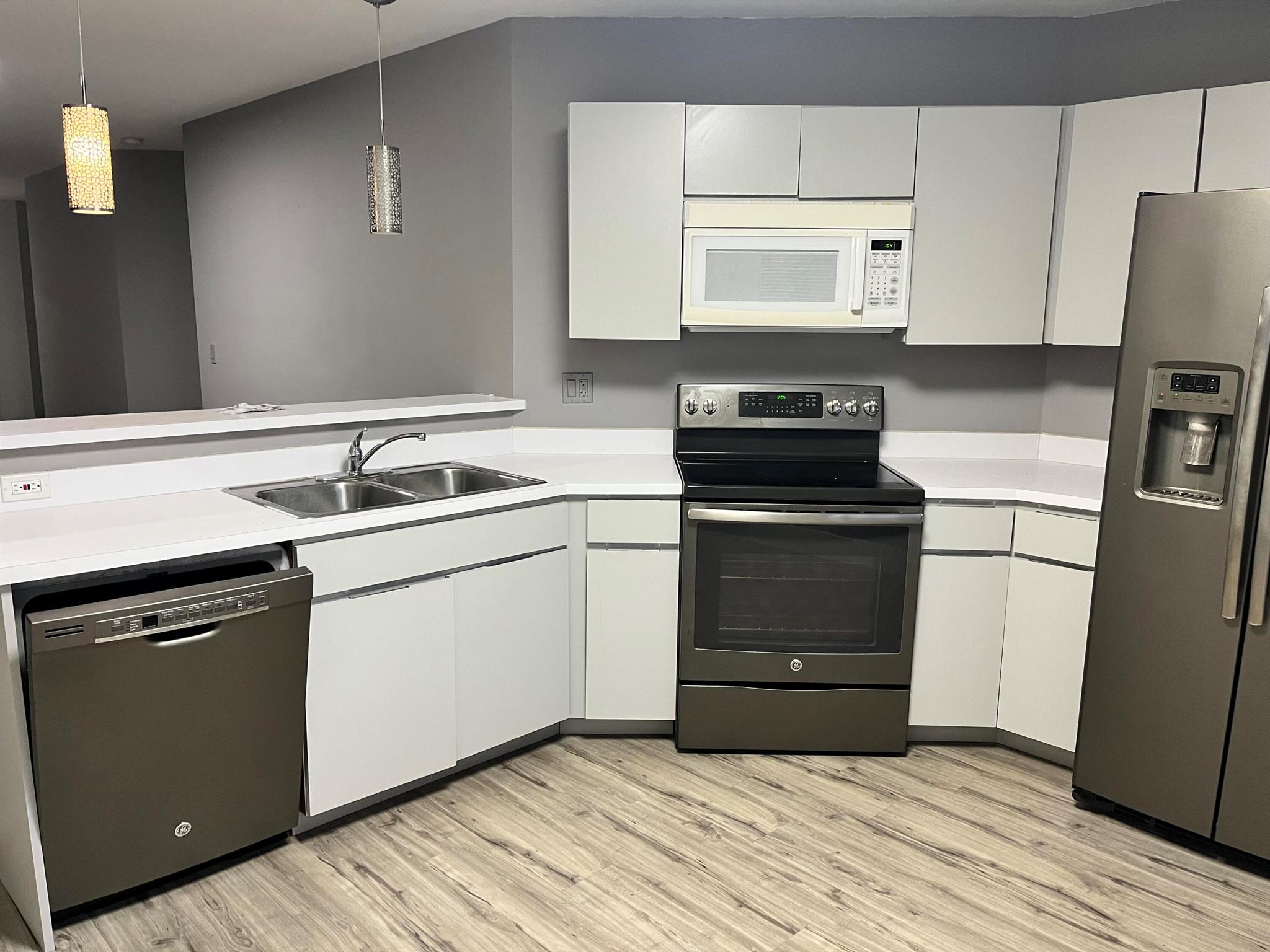 PROVENCE CONDO - Residential Lease