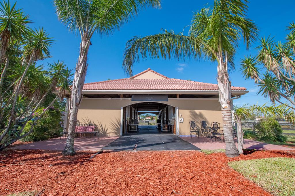 This Saddle Trail 6-stall barn will be available on Oct. 1st for season. Excellent location, just a short hack to show grounds. Property has a riding arena and 5 paddocks, wash rack, fly system, tack & feed rooms and 1/2 bath in barn. The lease price is $2,500 per stall, per month. ($15,000 per month for 6 stalls). There is a 4 month minimum lease.