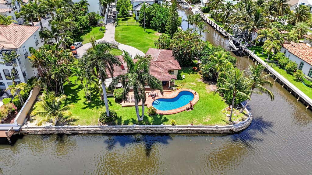 Photo of 823 PALMER Road, Boynton Beach, FL 33483 (MLS # B26061878)