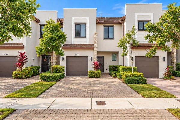 20554 NE 2ND CT, MIAMI, FL 33179 - Image 07f3f2c3ef7f1f48ec4fcf503f3835c3/701402685