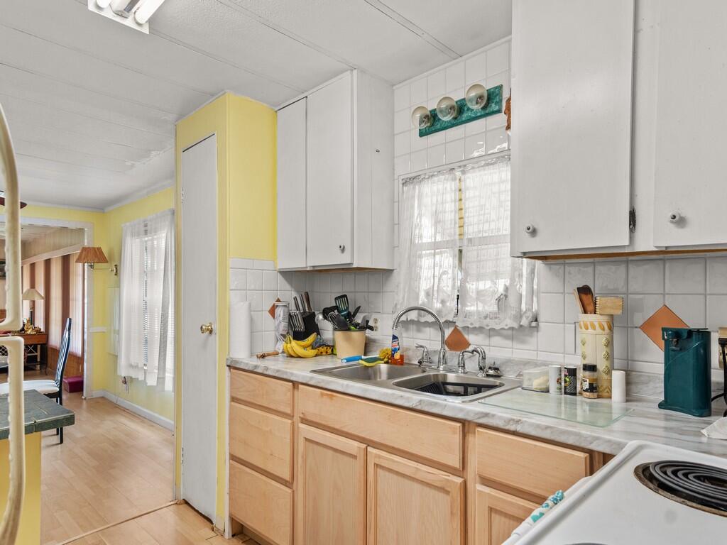 Spanish Lakes Riverfront - Residential