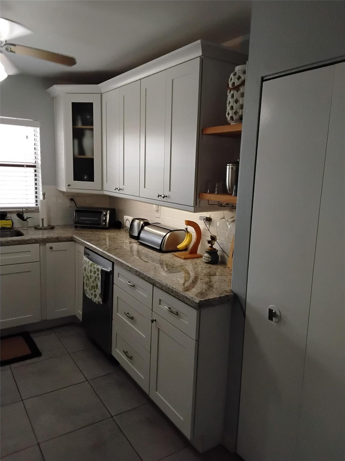10433 Sunrise Lakes Blvd 408