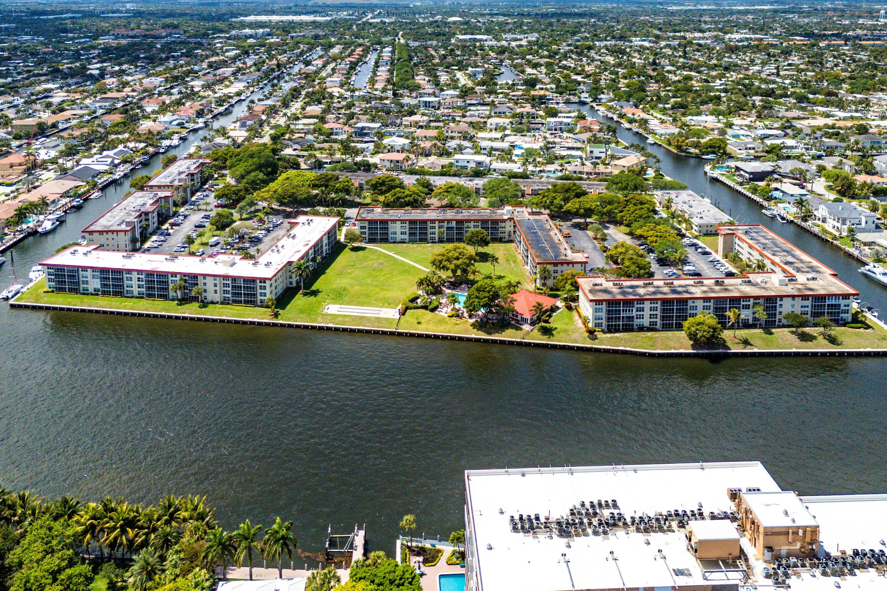 PALM-AIRE AT CORAL KEY - Residential