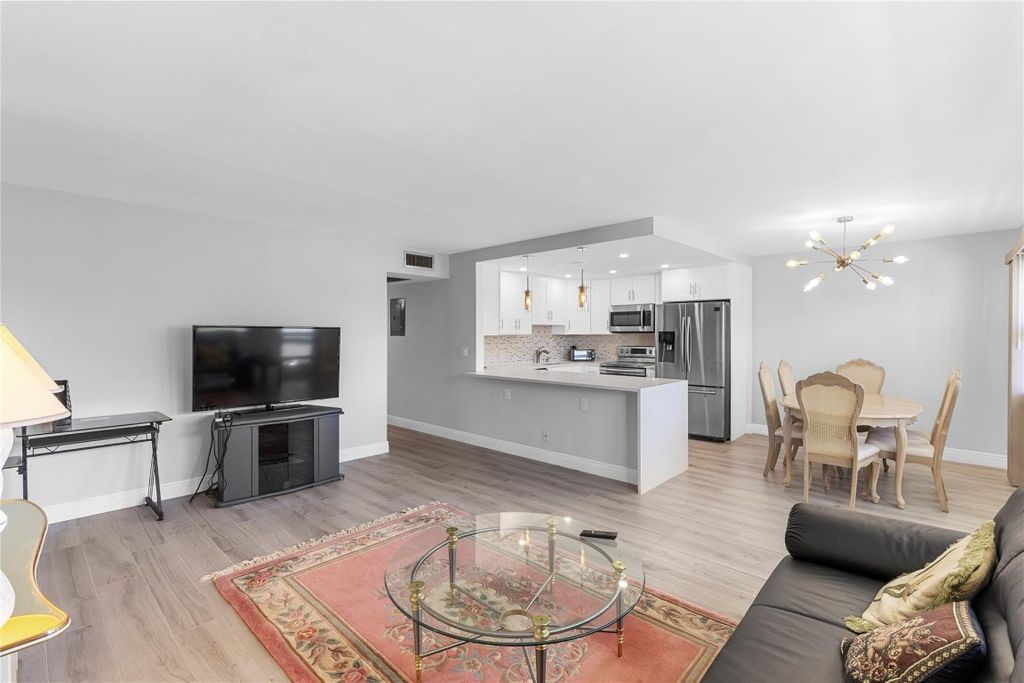 Photo of 3064 Ventnor P #3064, Deerfield Beach, FL 33442 (MLS # F10545664)